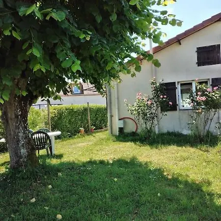 Holiday home Maison Individuelle Fraichement Renovee *