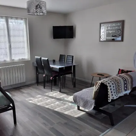 Maison Individuelle Fraichement Renovee Holiday home Paray-le-Fresil